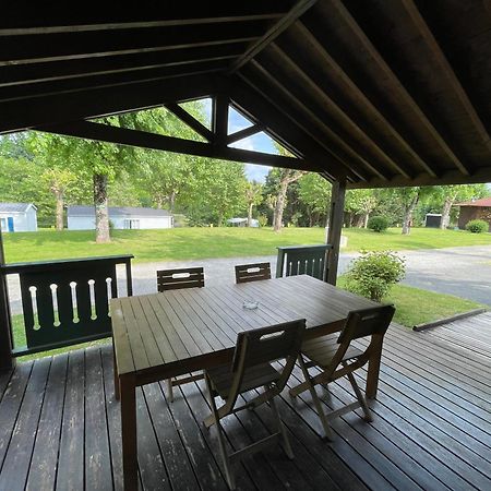 Camping Les Etoiles Saint-Sornin-Lavolps 外观 照片