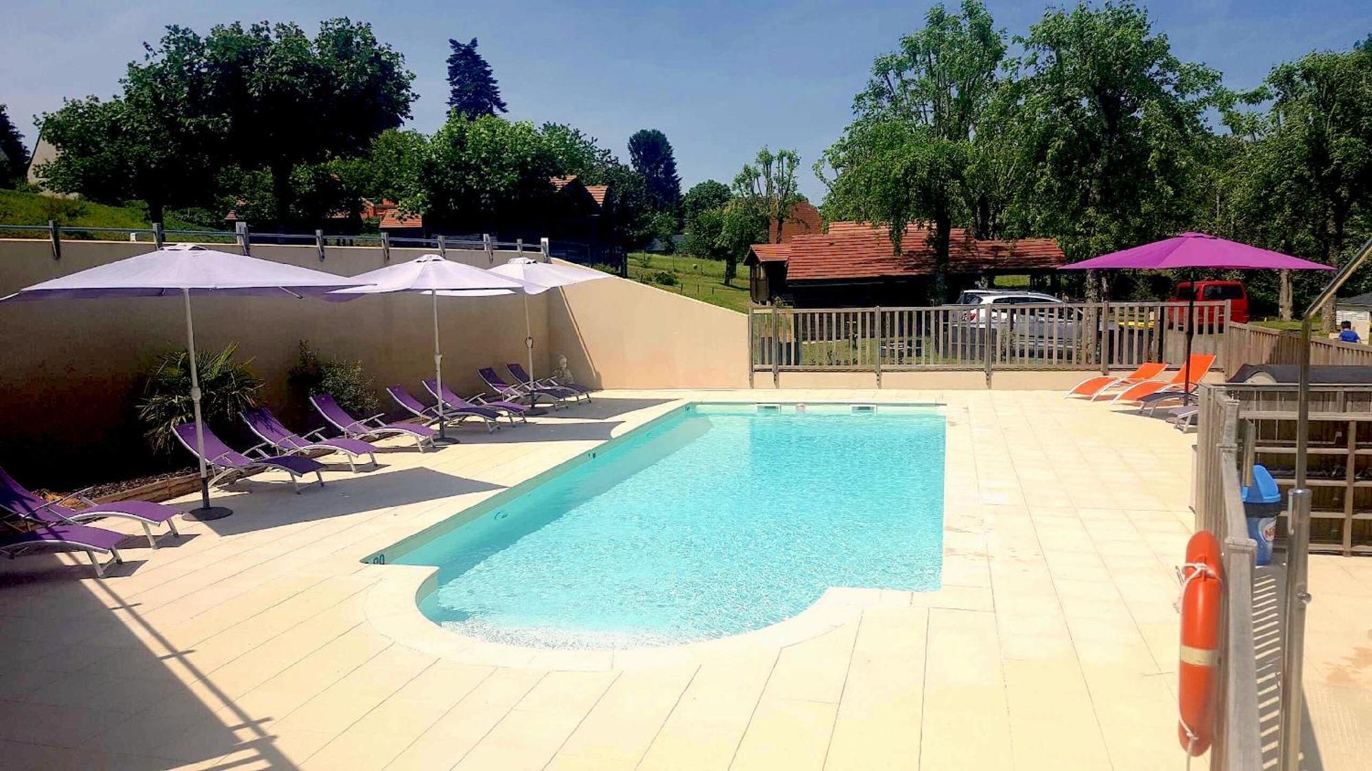 Camping Les Etoiles Saint-Sornin-Lavolps 外观 照片