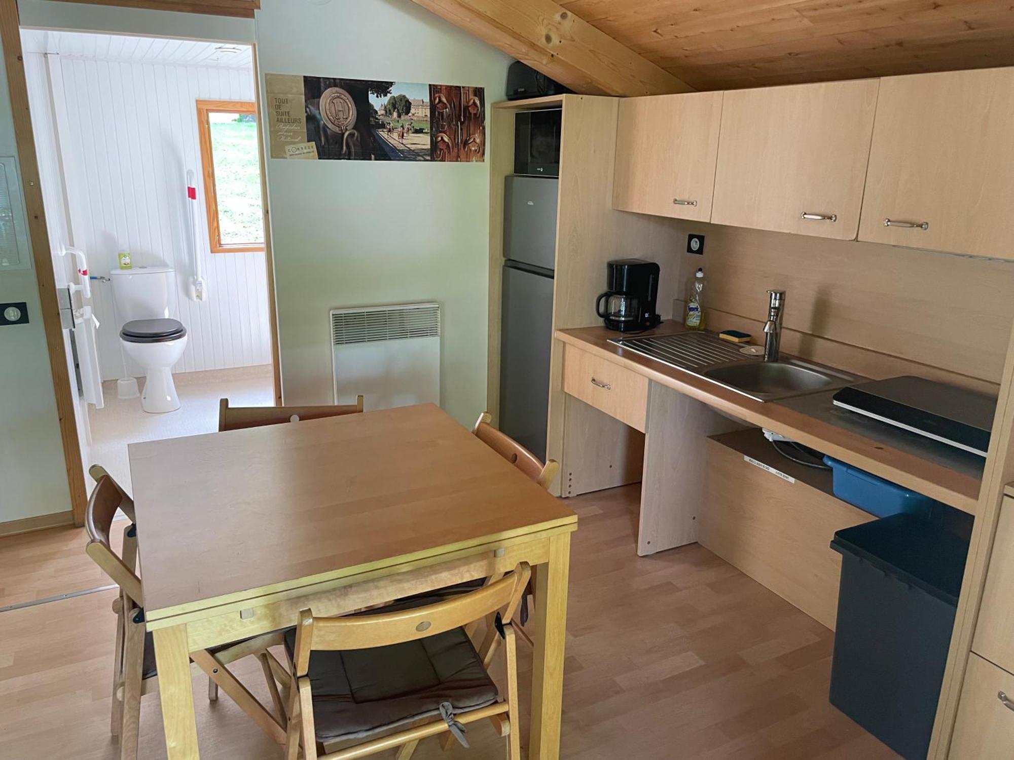 Camping Les Etoiles Saint-Sornin-Lavolps 外观 照片