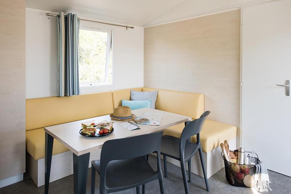 Camping Les Etoiles Saint-Sornin-Lavolps 外观 照片