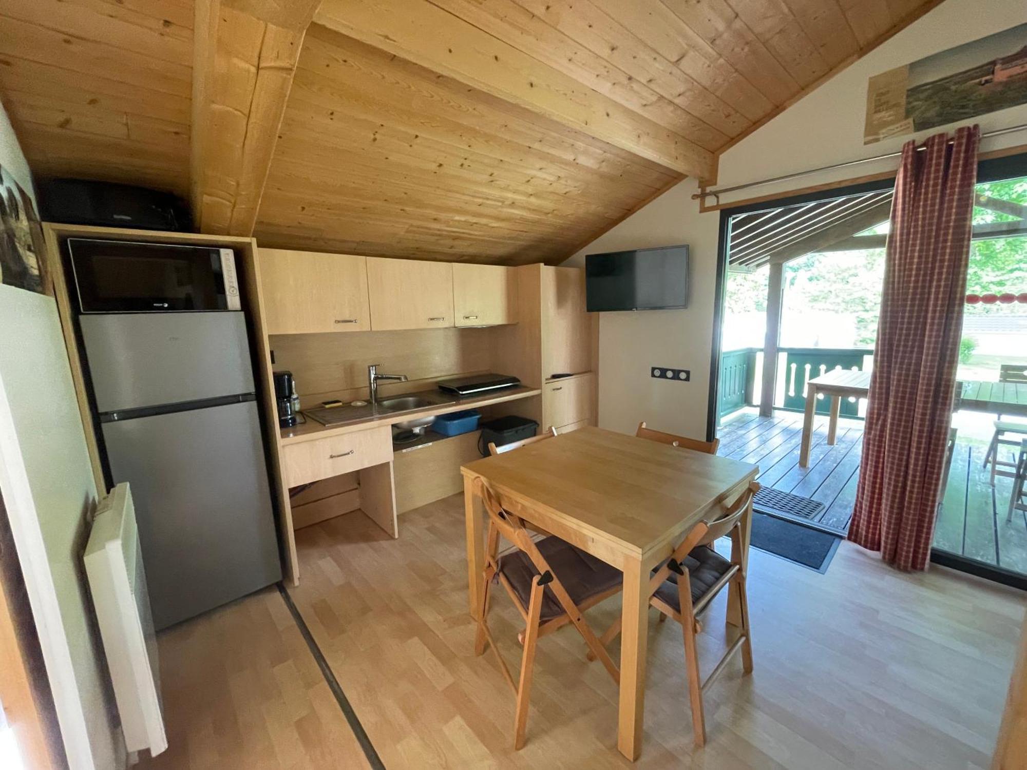Camping Les Etoiles Saint-Sornin-Lavolps 外观 照片