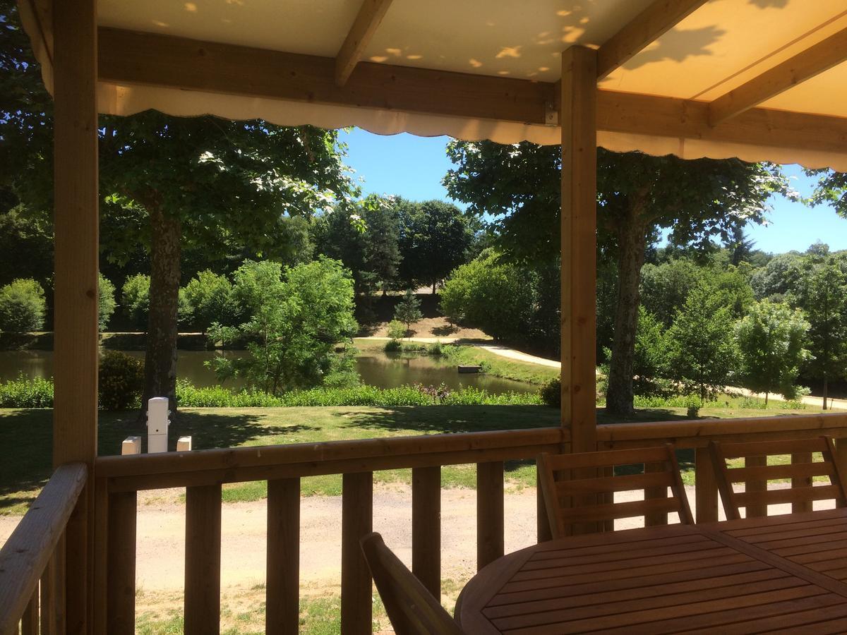 Camping Les Etoiles Saint-Sornin-Lavolps 外观 照片