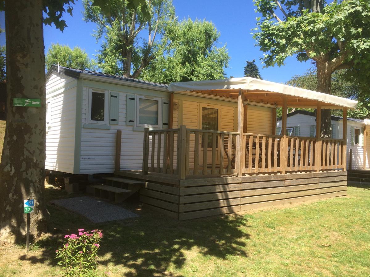 Camping Les Etoiles Saint-Sornin-Lavolps 外观 照片