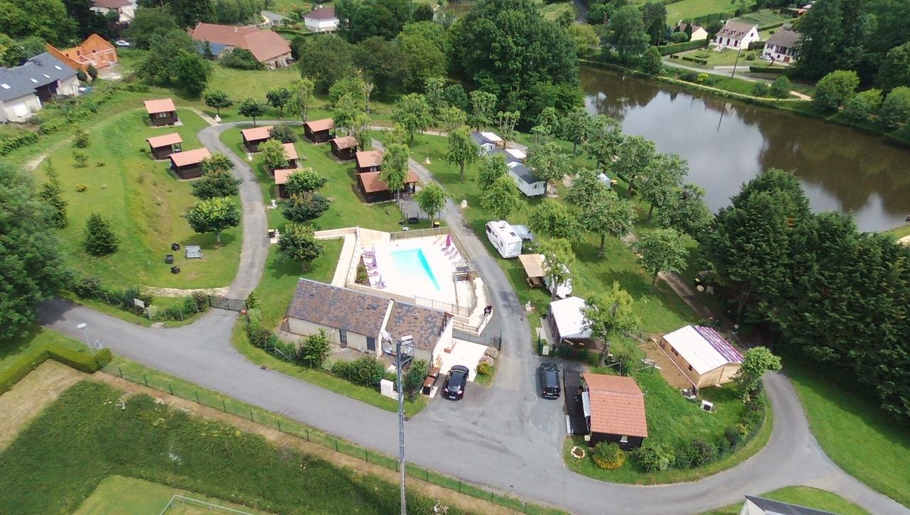 Camping Les Etoiles Saint-Sornin-Lavolps 外观 照片